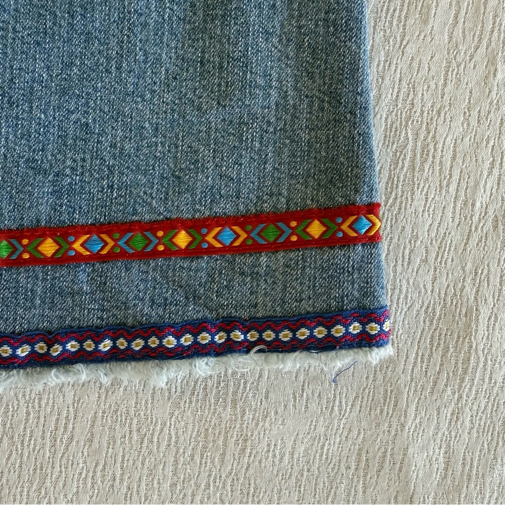Denim Mini‎ Skirt Tribal Trim Frayed Hem Cotton Blue Size 9/10 - Picture 4 of 15